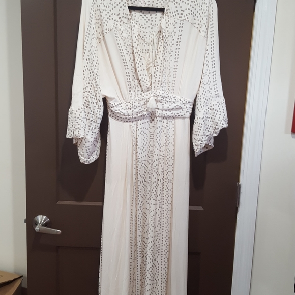 Woman's clothes - Picture 1 of 8